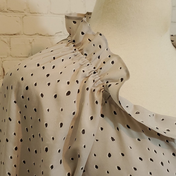 Banana Republic gray dotted blouse - Picture 4 of 7